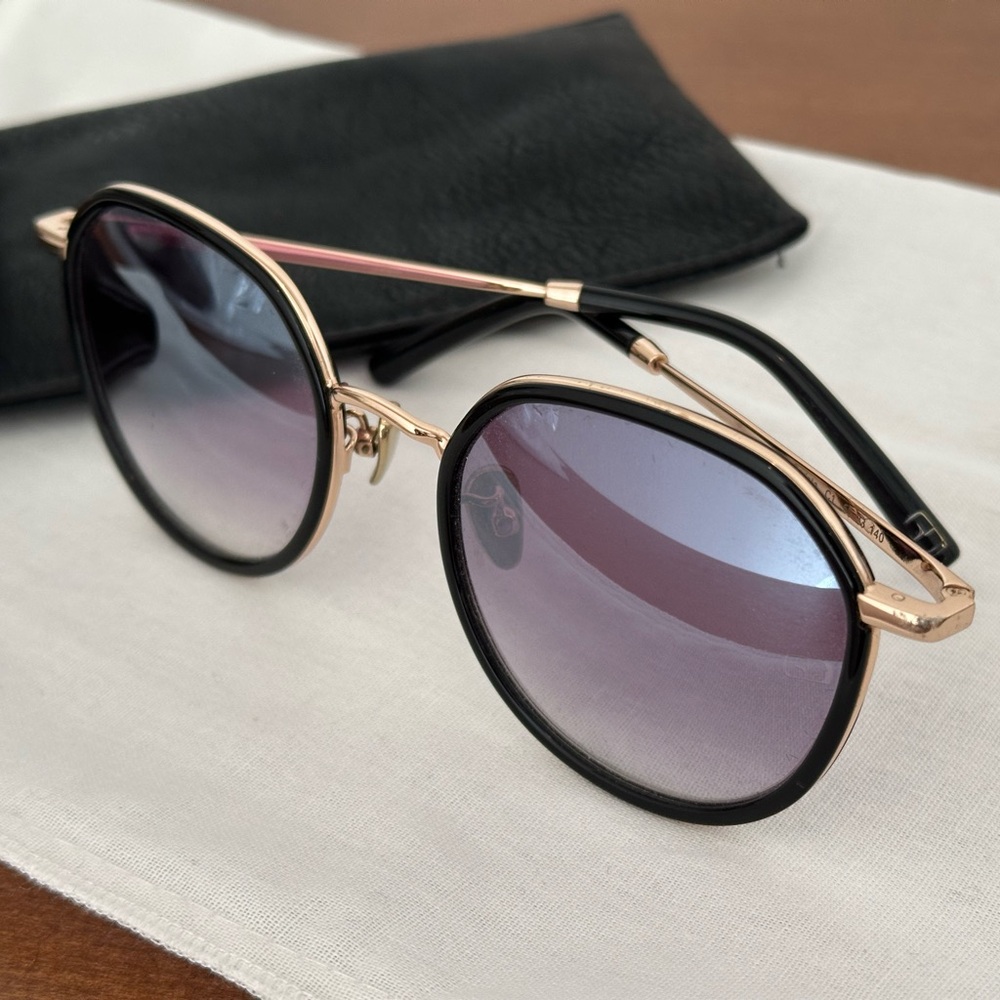 Round Black Gold Sunglasses - Picture 3 of 4